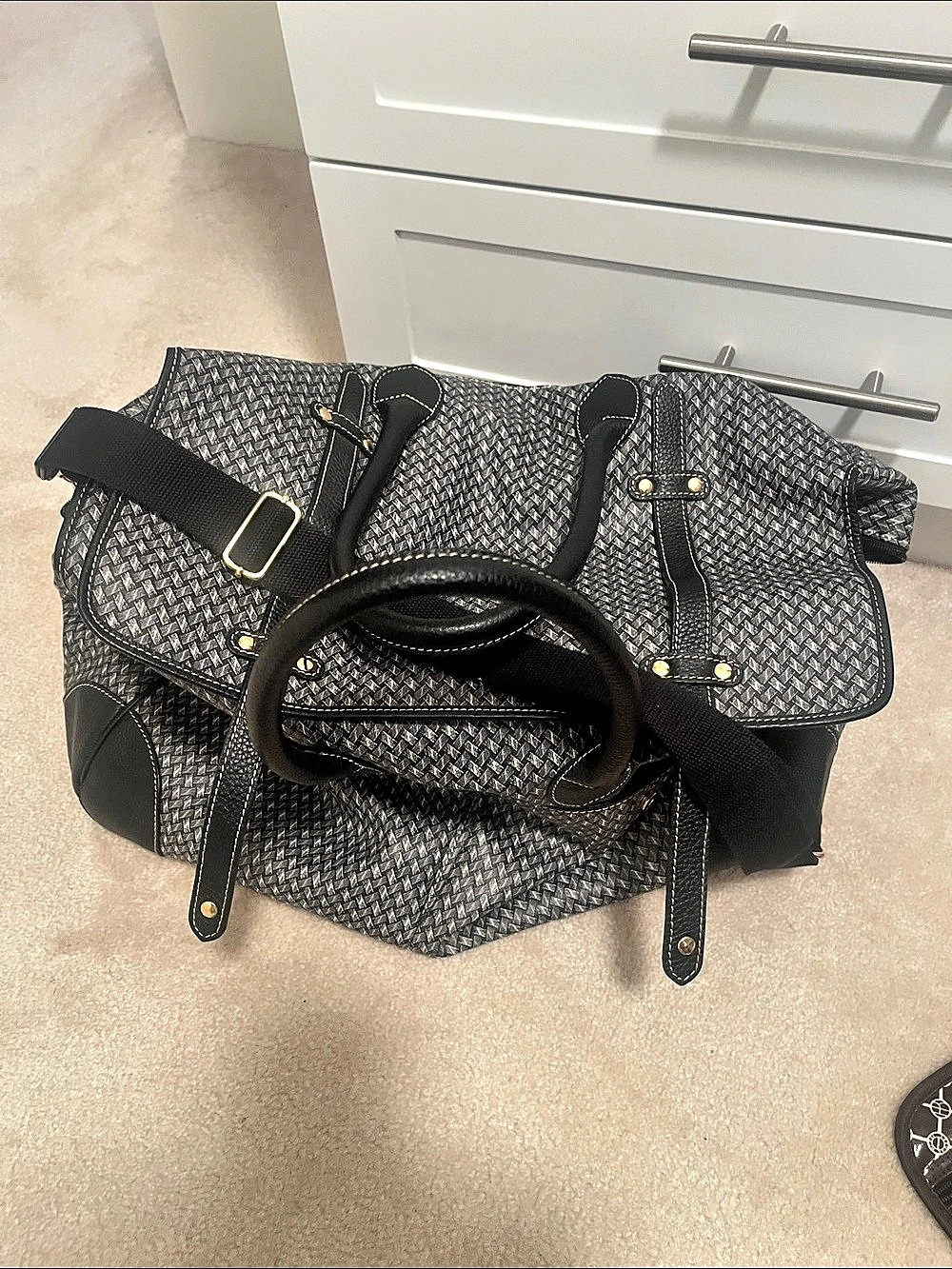 J. McLaughlin weekend bag in Black & Gray